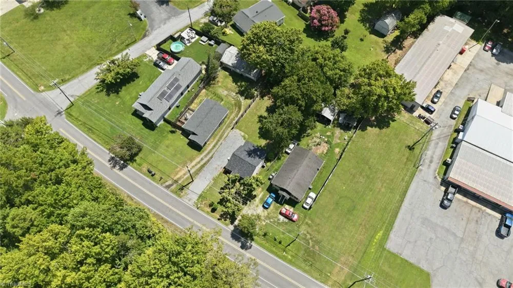 6012 Ball Park Road Thomasville, NC 27360