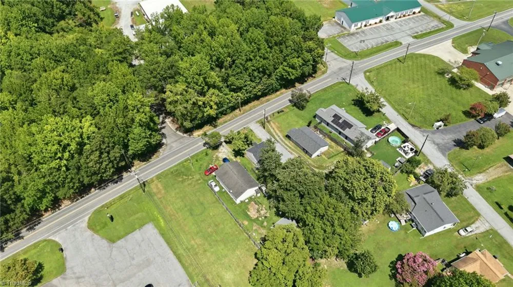 6012 Ball Park Road Thomasville, NC 27360