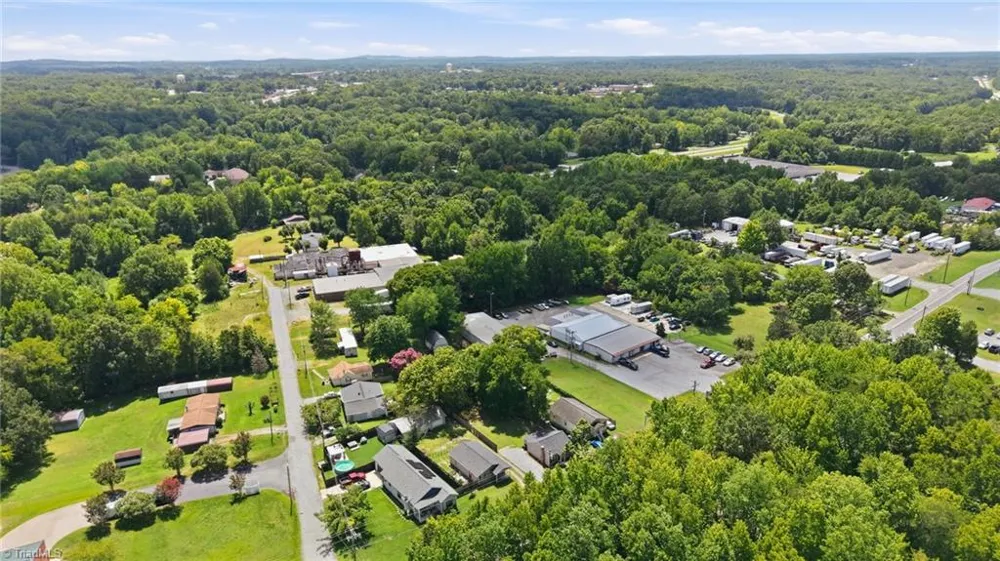 6012 Ball Park Road Thomasville, NC 27360
