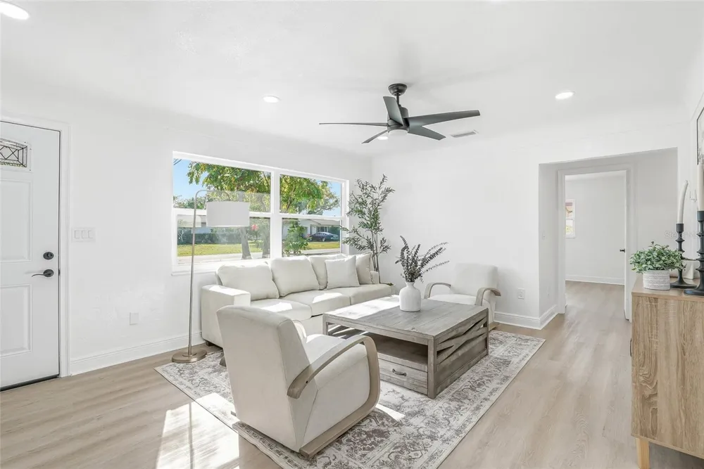 4720 MOHEGAN ROAD St Petersburg, FL 33708