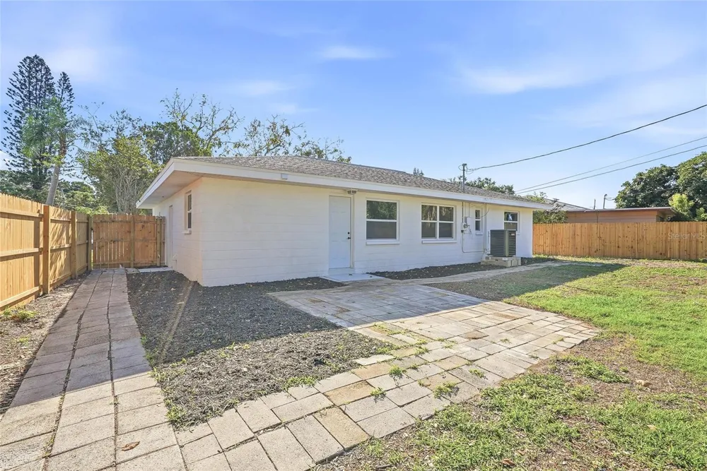 4720 MOHEGAN ROAD St Petersburg, FL 33708