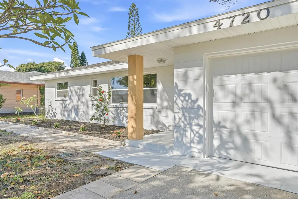 4720 MOHEGAN ROAD St Petersburg, FL 33708