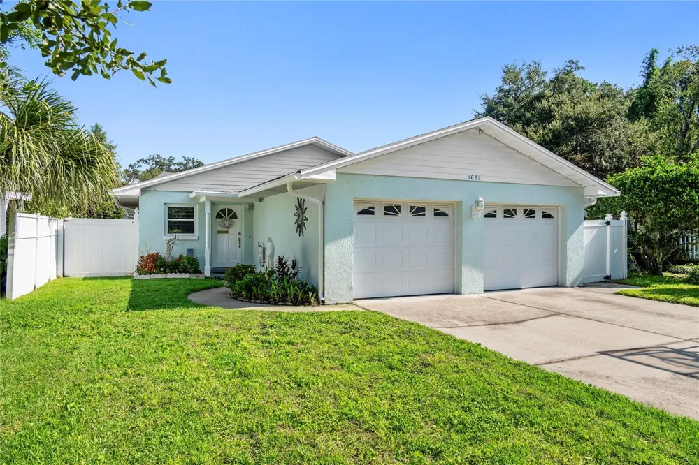 1621 CHESTNUT AVENUE Winter Park, FL 32789