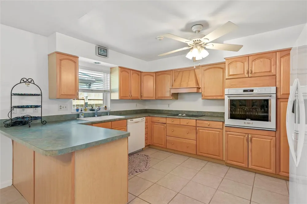 1621 CHESTNUT AVENUE Winter Park, FL 32789