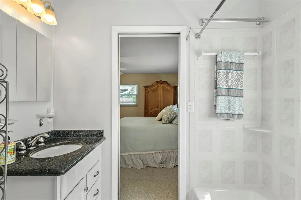 1621 CHESTNUT AVENUE Winter Park, FL 32789
