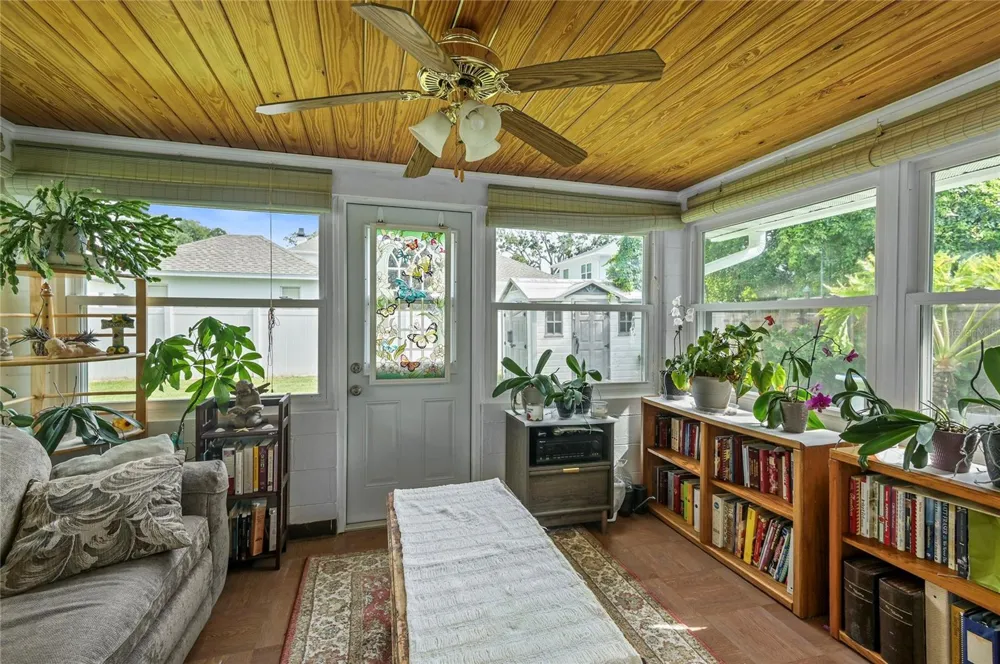 1621 CHESTNUT AVENUE Winter Park, FL 32789