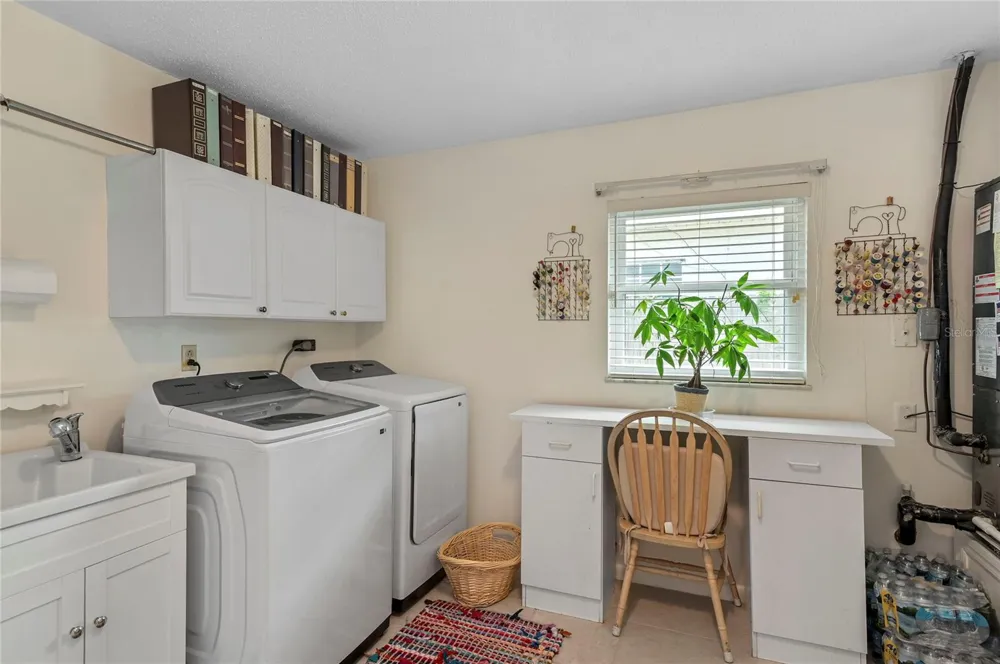1621 CHESTNUT AVENUE Winter Park, FL 32789