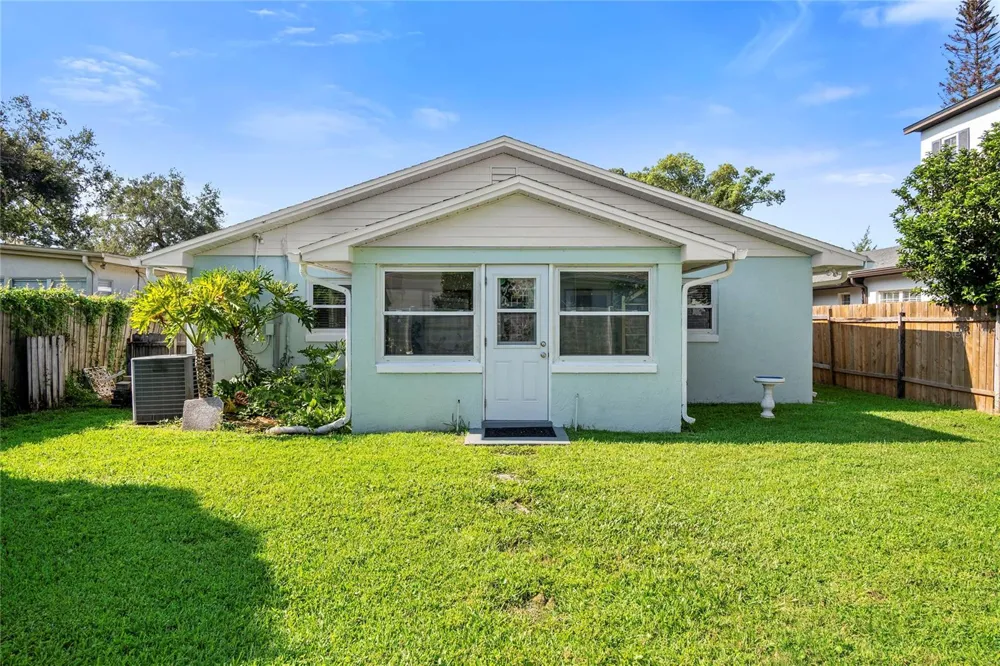 1621 CHESTNUT AVENUE Winter Park, FL 32789