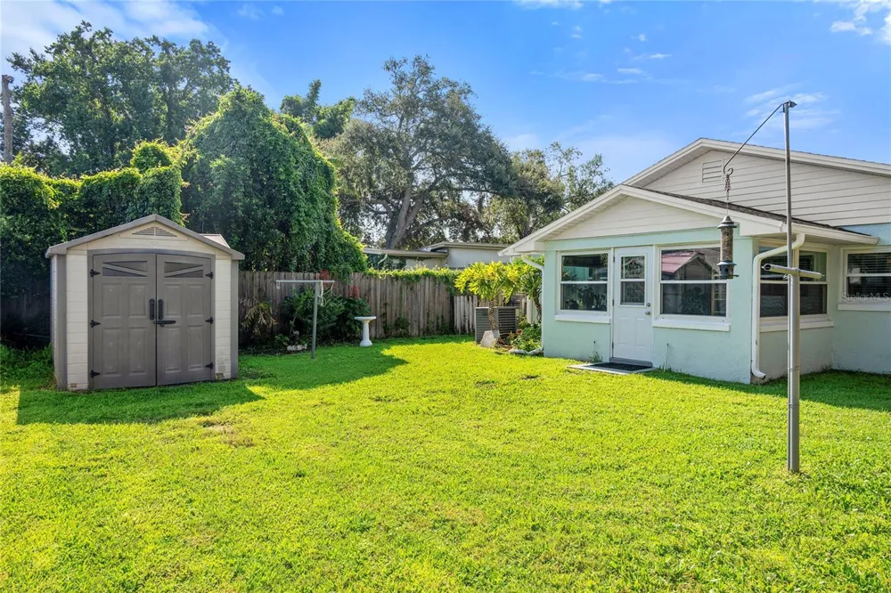 1621 CHESTNUT AVENUE Winter Park, FL 32789