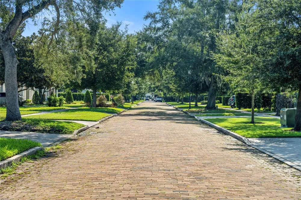 1621 CHESTNUT AVENUE Winter Park, FL 32789