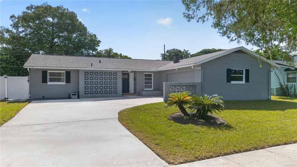 2112 EASTBROOK BOULEVARD Winter Park, FL 32792