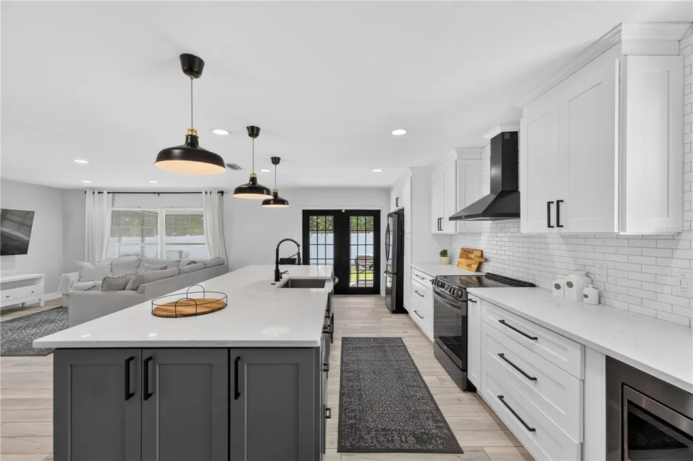 2112 EASTBROOK BOULEVARD Winter Park, FL 32792