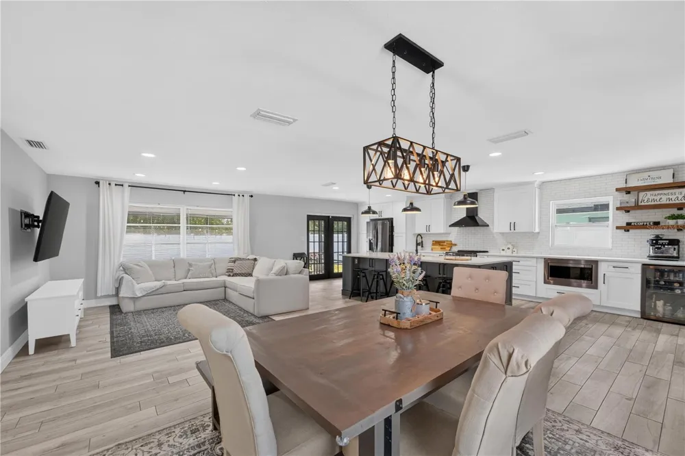 2112 EASTBROOK BOULEVARD Winter Park, FL 32792