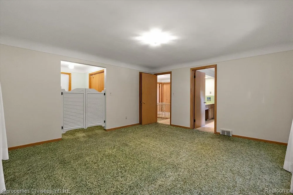 1360 Michigan Boulevard Lincoln Park City, MI 48146