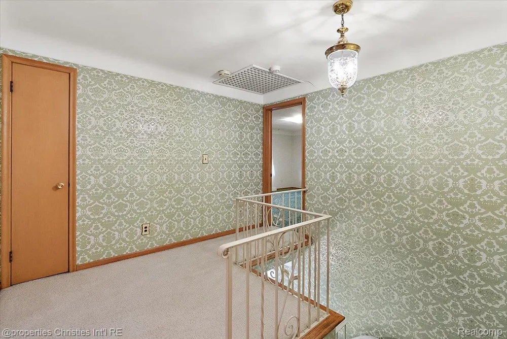 1360 Michigan Boulevard Lincoln Park City, MI 48146