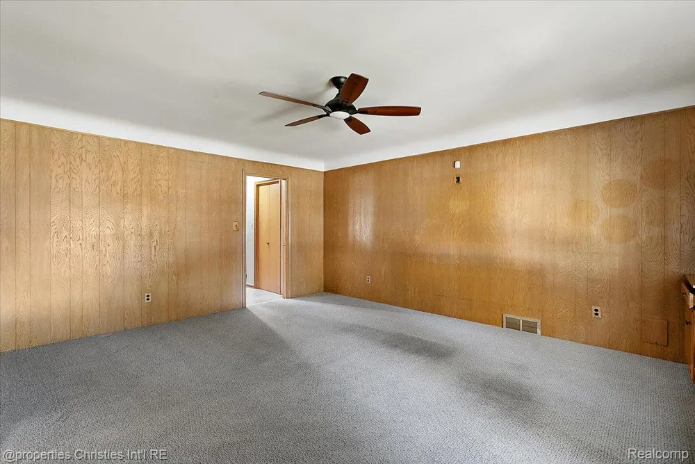 1360 Michigan Boulevard Lincoln Park City, MI 48146