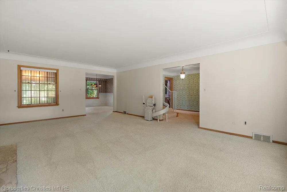 1360 Michigan Boulevard Lincoln Park City, MI 48146