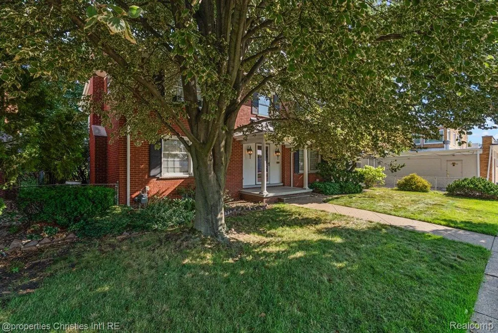 1360 Michigan Boulevard Lincoln Park City, MI 48146