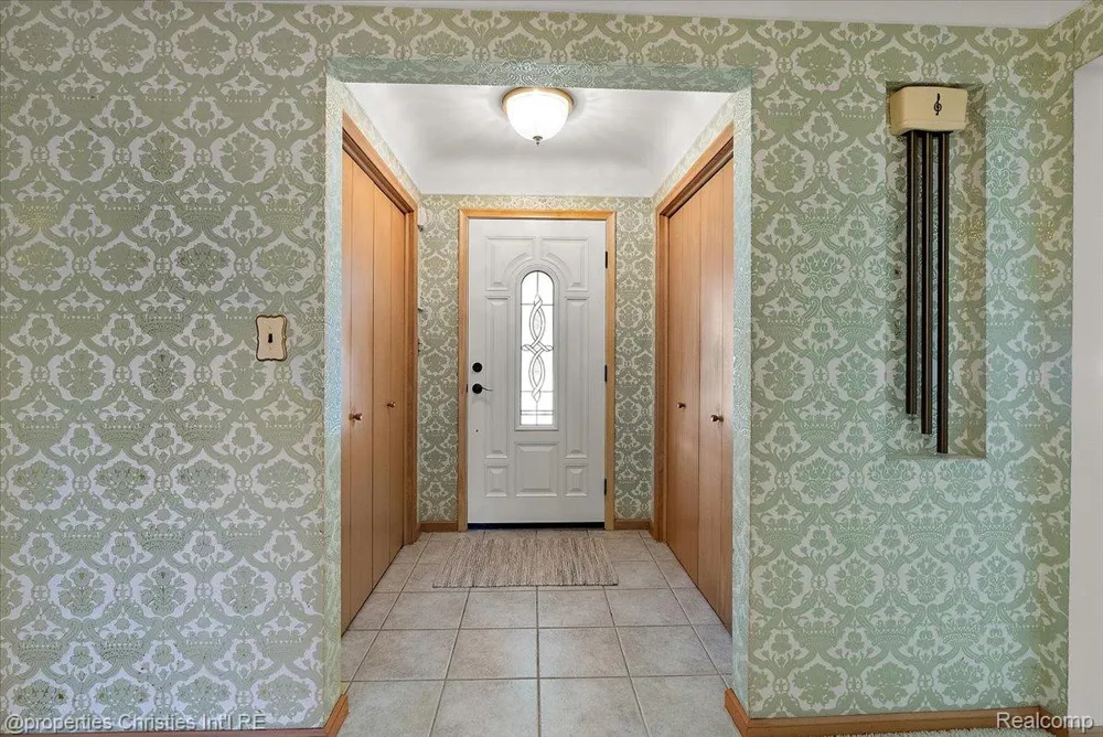 1360 Michigan Boulevard Lincoln Park City, MI 48146