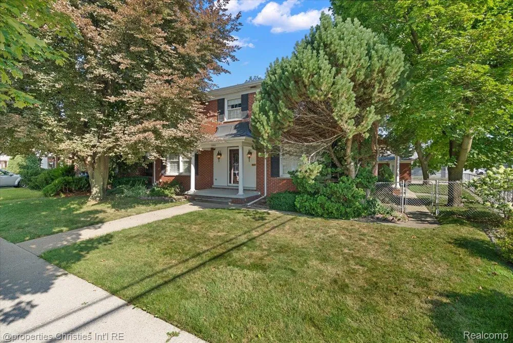 1360 Michigan Boulevard Lincoln Park City, MI 48146