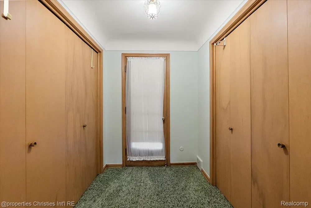 1360 Michigan Boulevard Lincoln Park City, MI 48146
