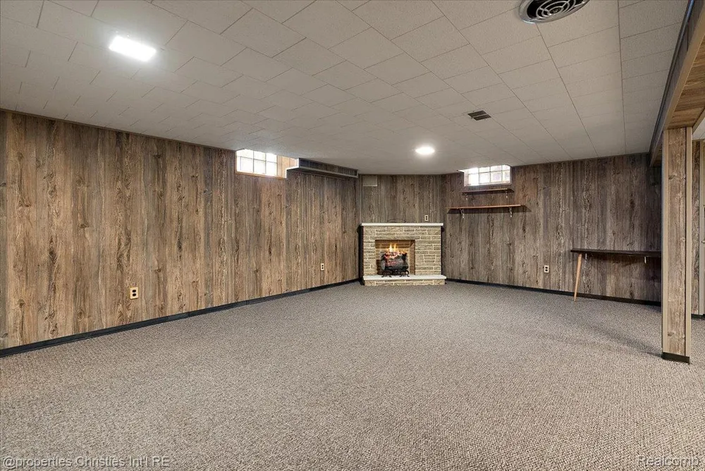 1360 Michigan Boulevard Lincoln Park City, MI 48146