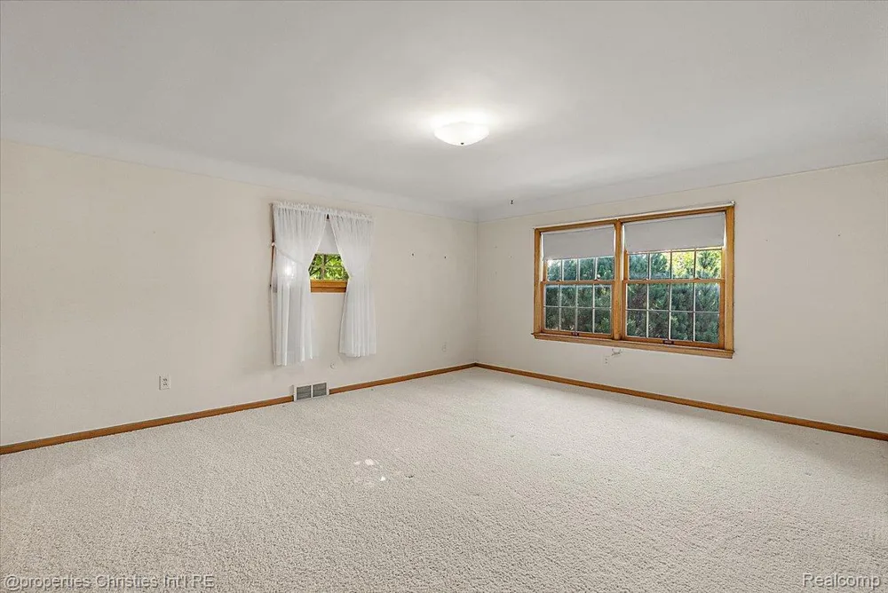 1360 Michigan Boulevard Lincoln Park City, MI 48146