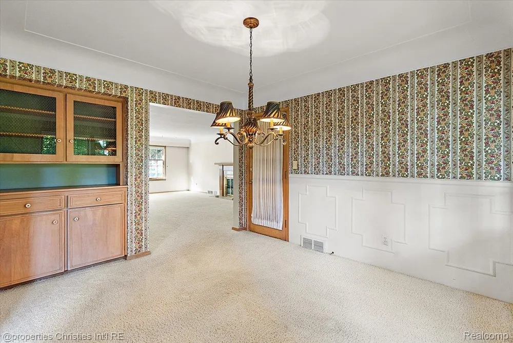 1360 Michigan Boulevard Lincoln Park City, MI 48146