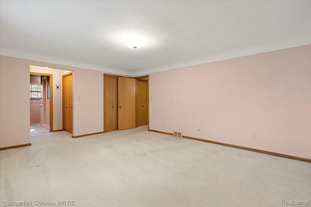 1360 Michigan Boulevard Lincoln Park City, MI 48146