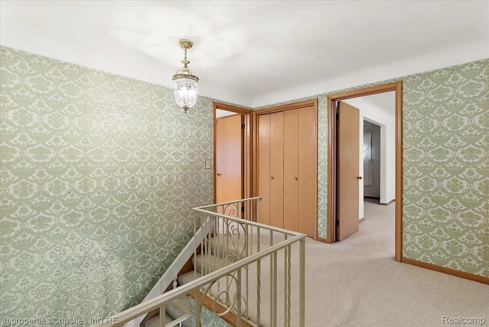1360 Michigan Boulevard Lincoln Park City, MI 48146