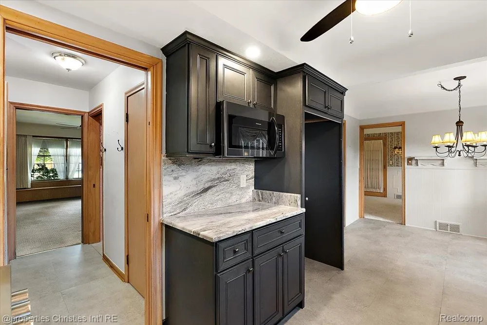 1360 Michigan Boulevard Lincoln Park City, MI 48146