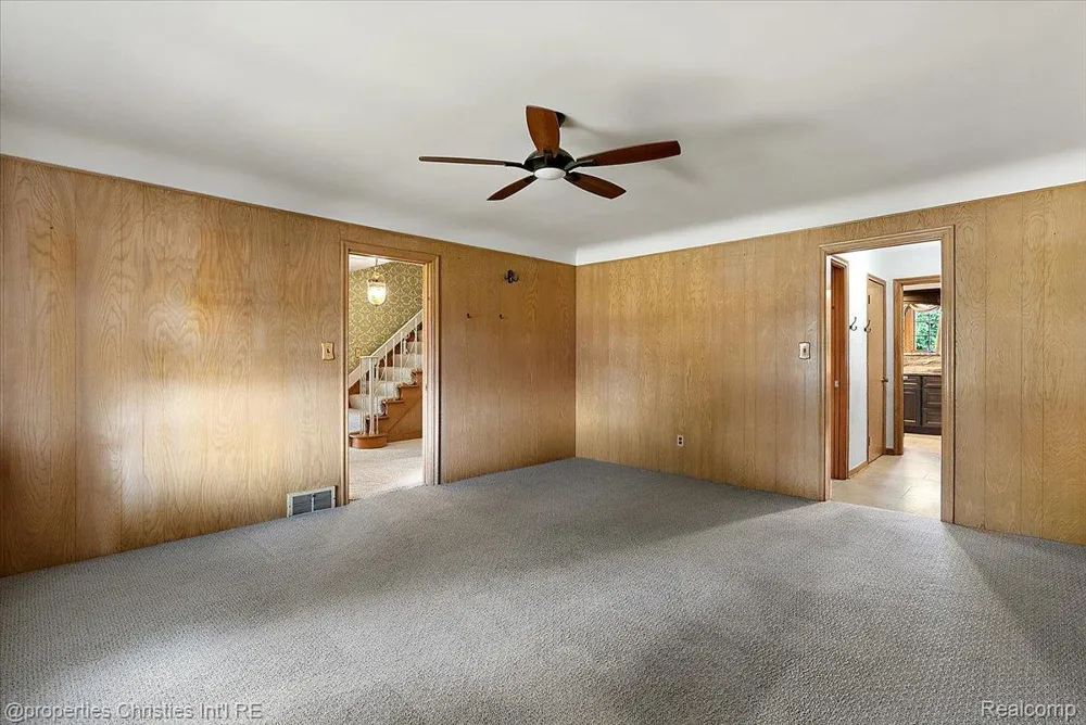 1360 Michigan Boulevard Lincoln Park City, MI 48146