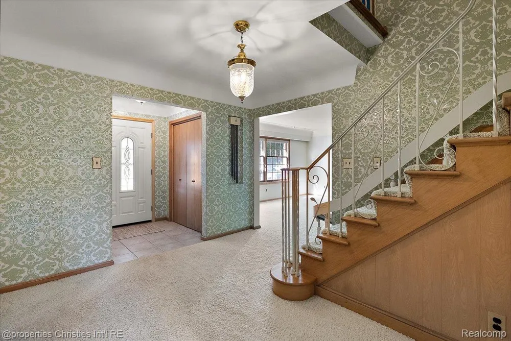 1360 Michigan Boulevard Lincoln Park City, MI 48146