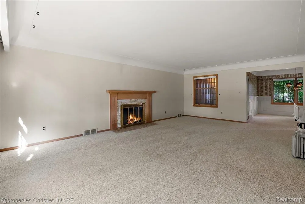 1360 Michigan Boulevard Lincoln Park City, MI 48146