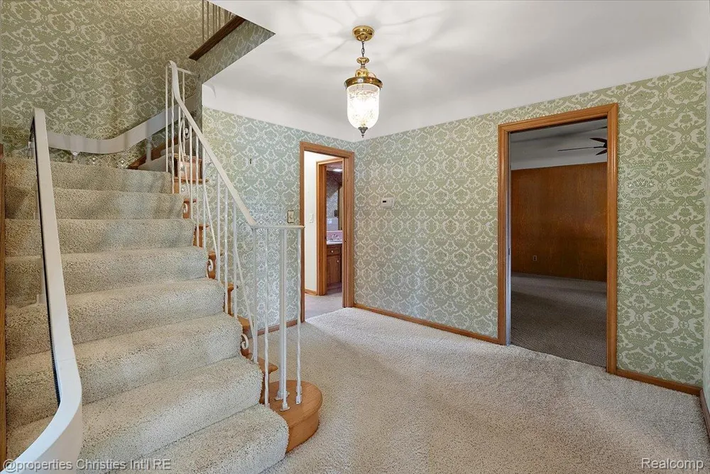 1360 Michigan Boulevard Lincoln Park City, MI 48146