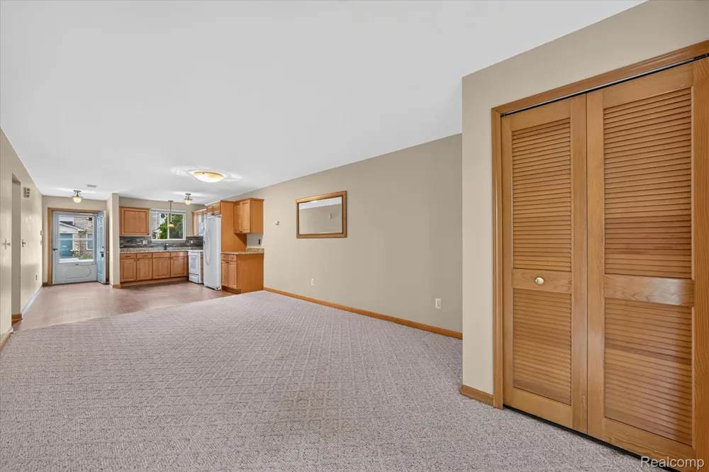 30336 Wedgewood Circle Roseville City, MI 48066