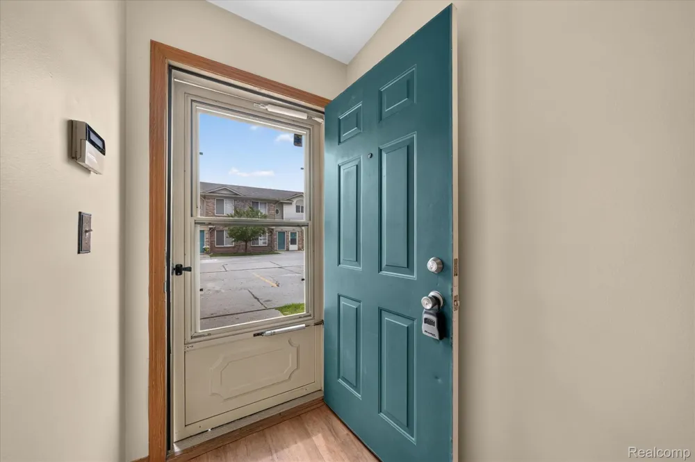 30336 Wedgewood Circle Roseville City, MI 48066