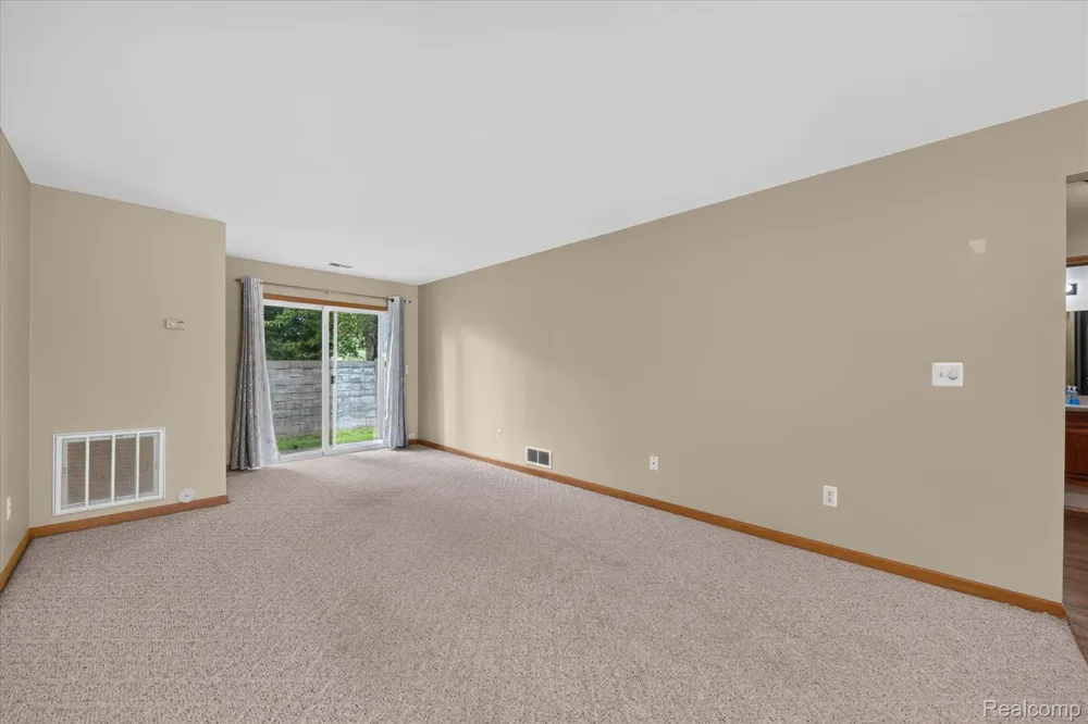 30336 Wedgewood Circle Roseville City, MI 48066