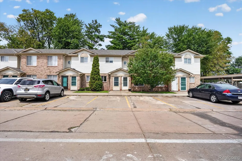 30336 Wedgewood Circle Roseville City, MI 48066