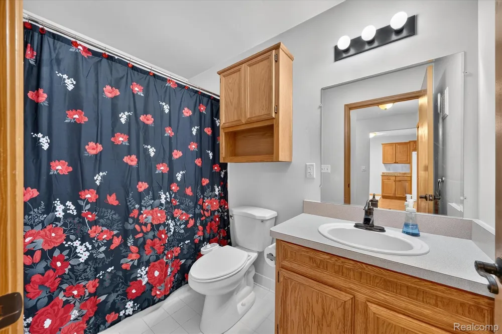 30336 Wedgewood Circle Roseville City, MI 48066