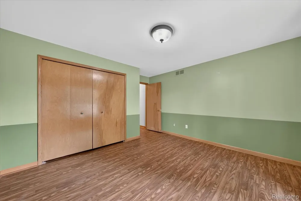 30336 Wedgewood Circle Roseville City, MI 48066