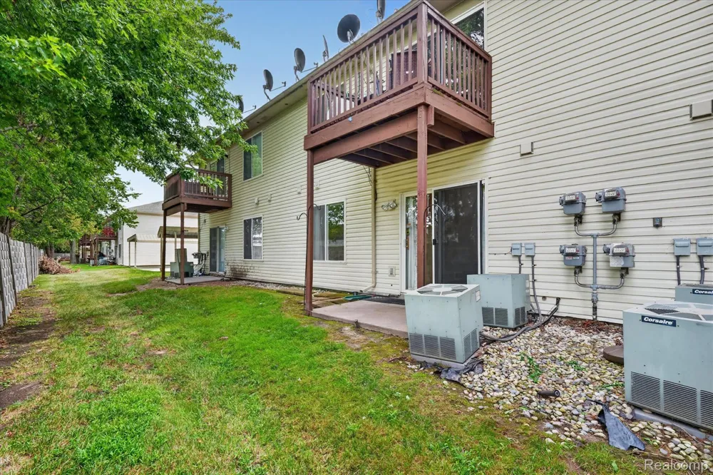 30336 Wedgewood Circle Roseville City, MI 48066