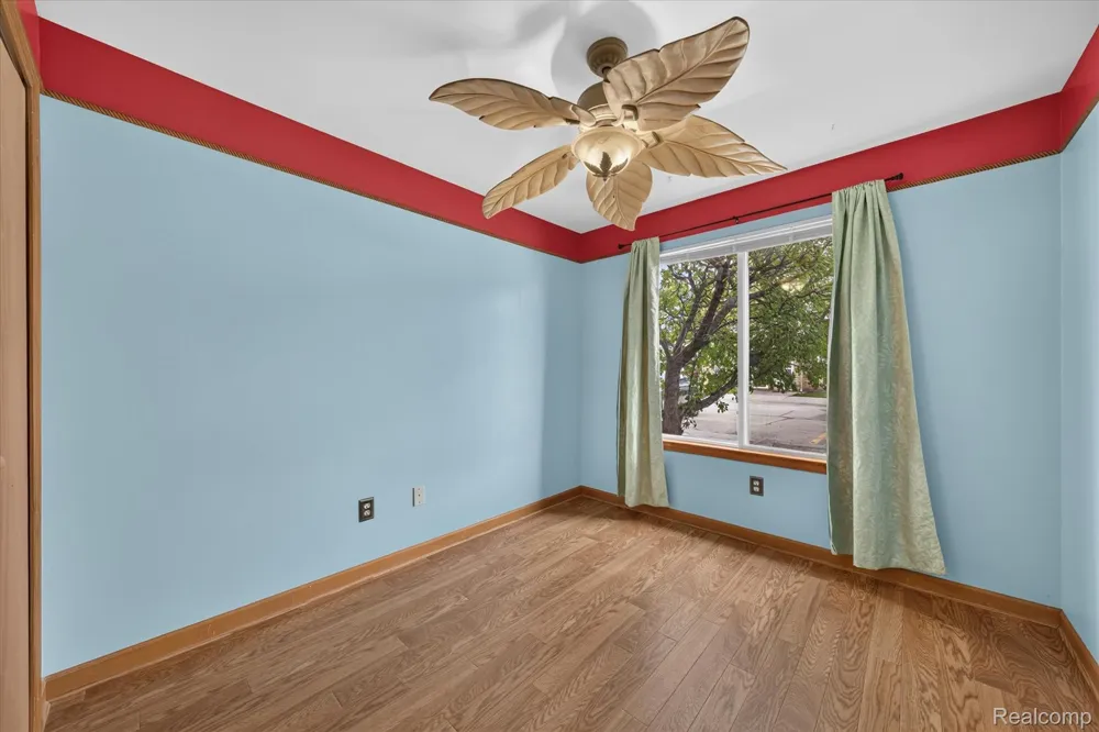 30336 Wedgewood Circle Roseville City, MI 48066