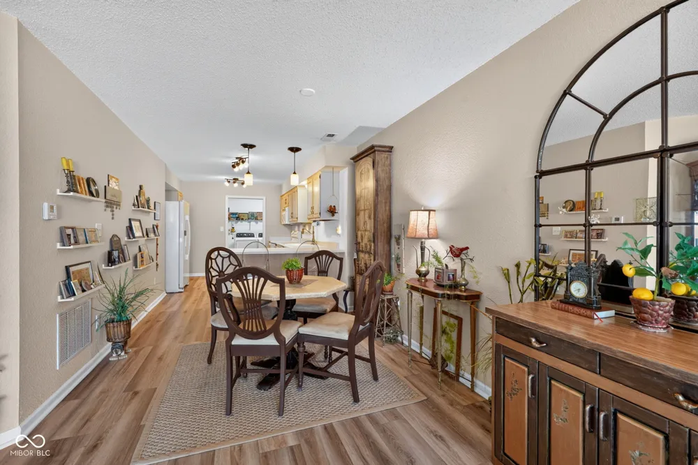 6214 Robinwood Lane Indianapolis, IN 46237