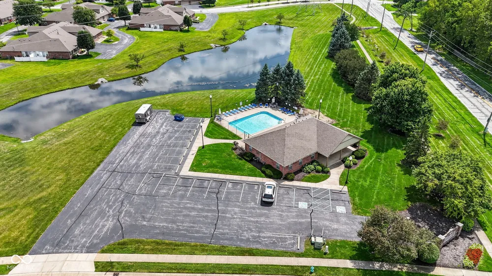 6214 Robinwood Lane Indianapolis, IN 46237