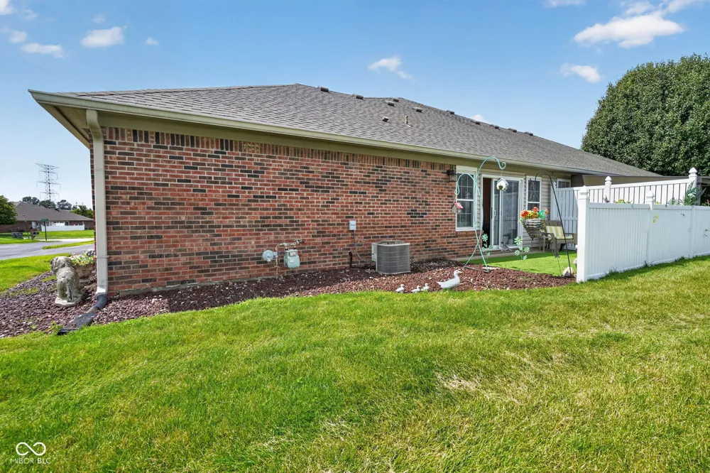 6214 Robinwood Lane Indianapolis, IN 46237