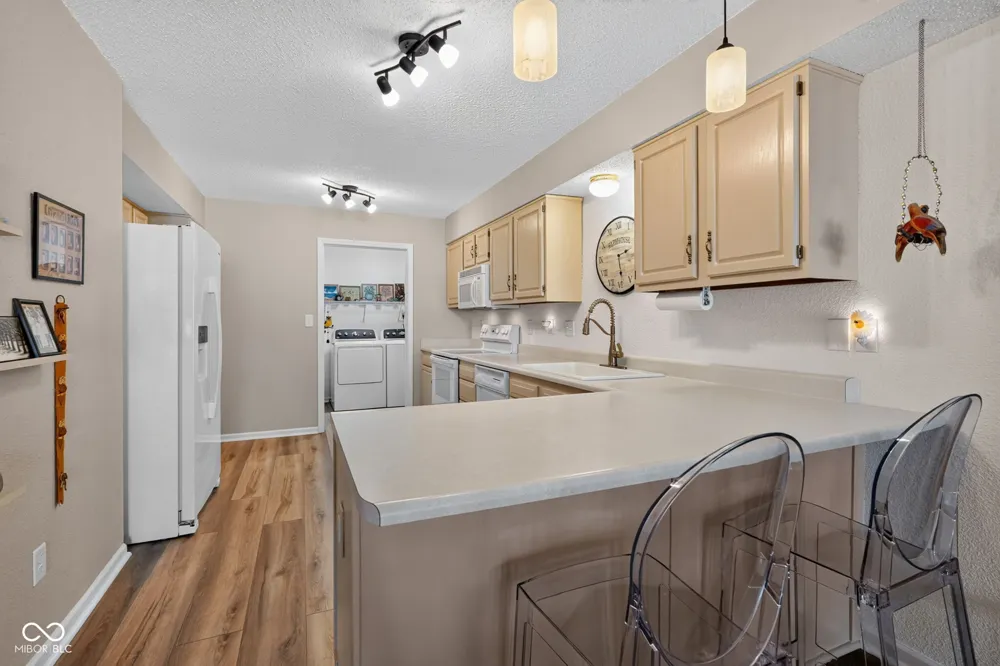 6214 Robinwood Lane Indianapolis, IN 46237