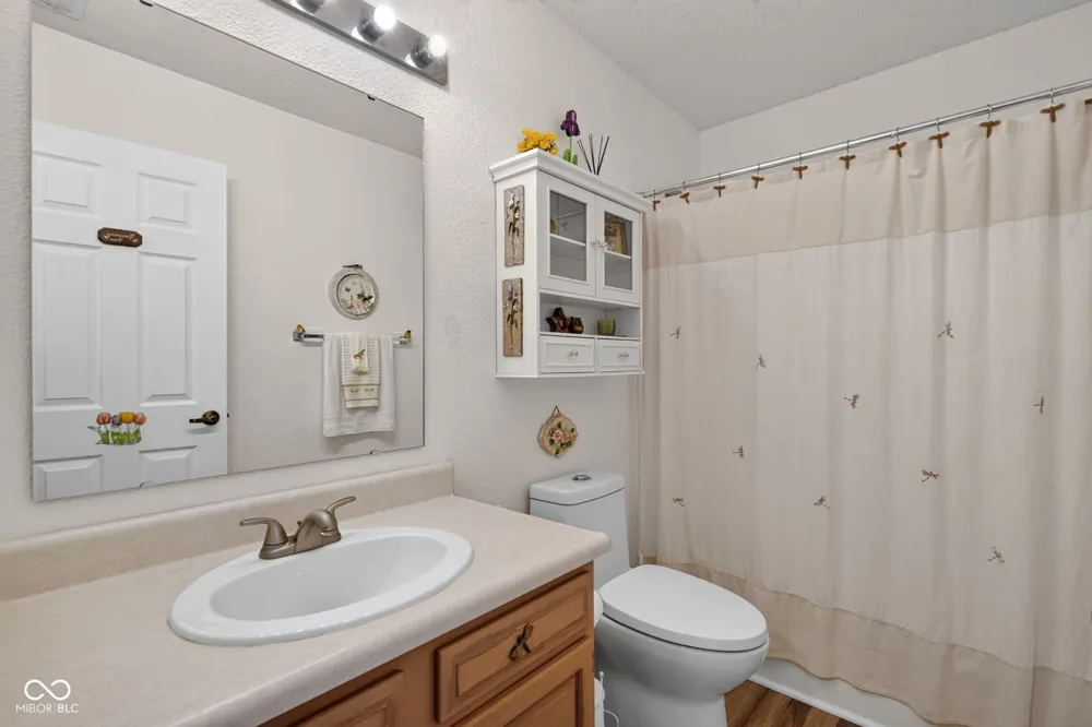 6214 Robinwood Lane Indianapolis, IN 46237