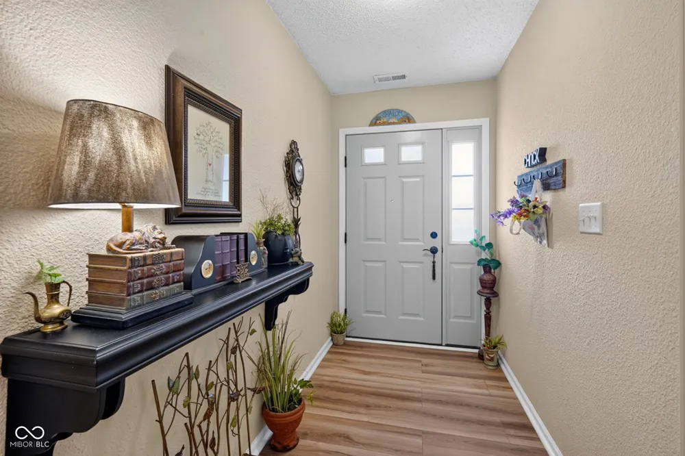 6214 Robinwood Lane Indianapolis, IN 46237