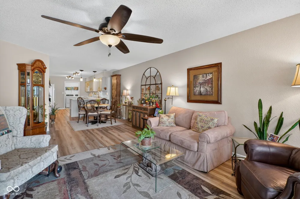 6214 Robinwood Lane Indianapolis, IN 46237